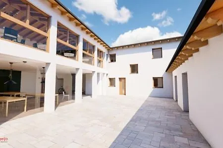 Domus Oncinae Fabia Hostal