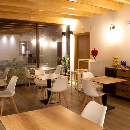 Domus Oncinae Hostel *